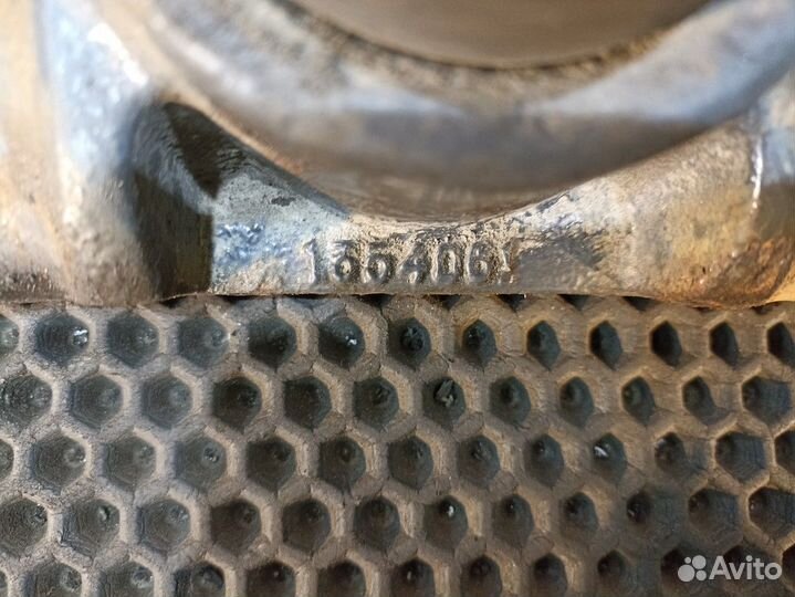 Кронштейн амортизатора переднего левый