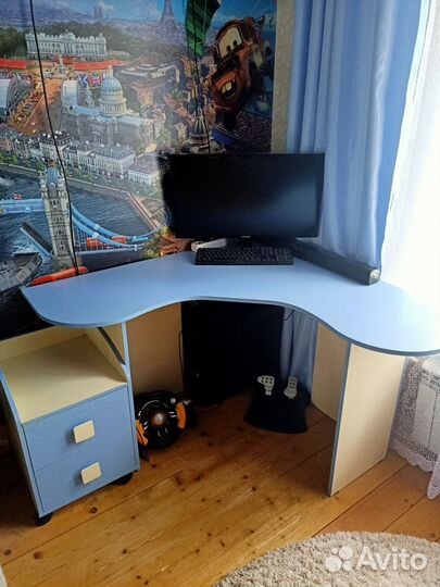 Компьютерный стол