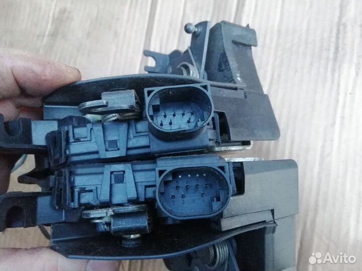 Замок задней двери BMW X5 e53