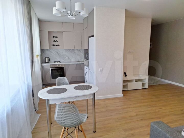 2-к. квартира, 42,7 м², 2/4 эт.