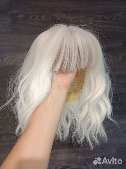 Парик тотал блонд каре с челкой
