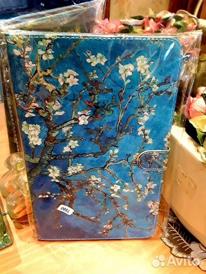 Чехол-книжка новый на Самсунг галакси тав А 10,1