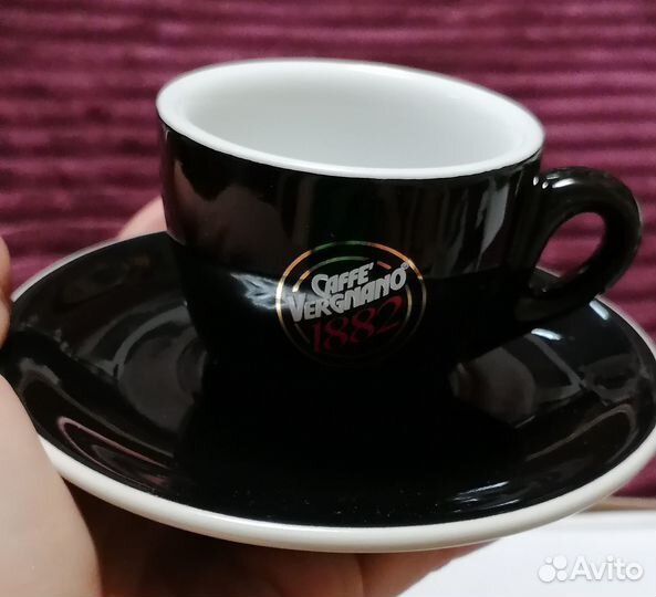 Набор кофейных чашек с блюдцами