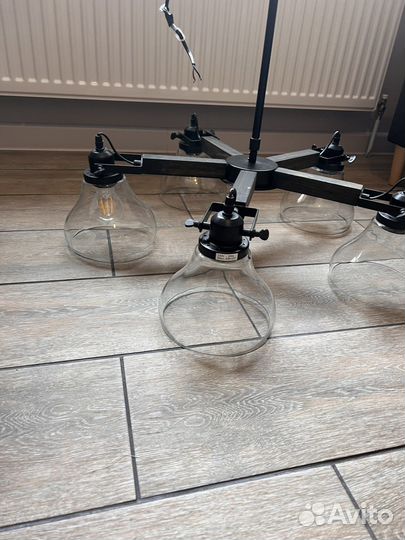 Продам люстру