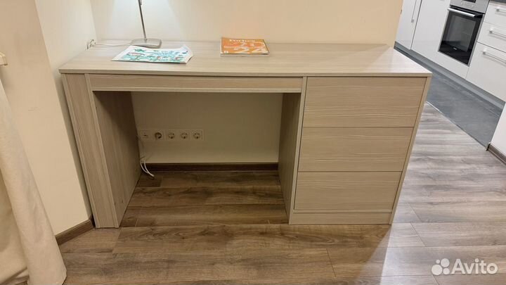 Письменный стол