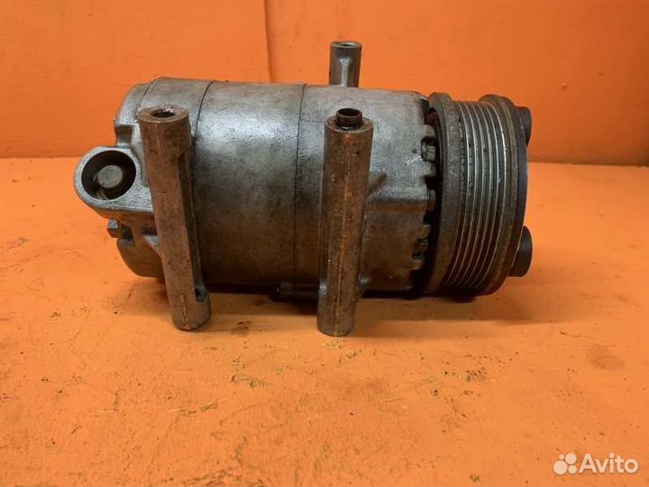 Компрессор кондиционера Land Rover Freelander LR2