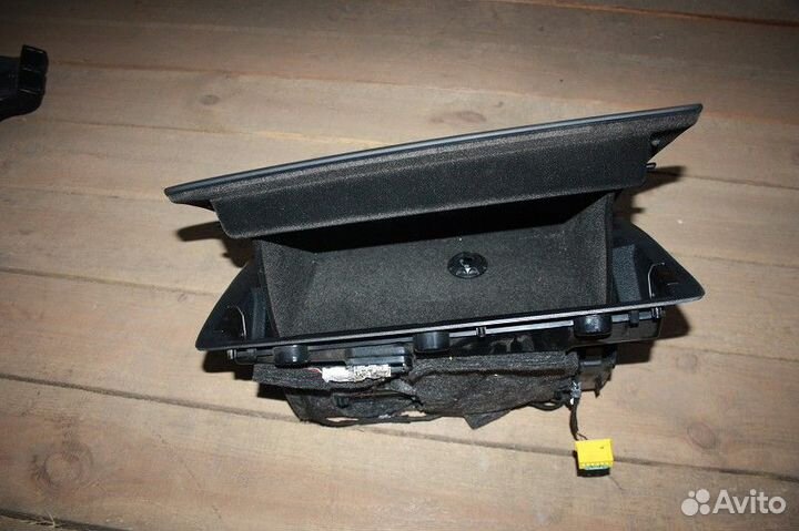 Бардачок audi Q3 2011-2014 (8U)