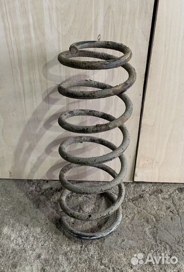 Пружина передняя пассат б3