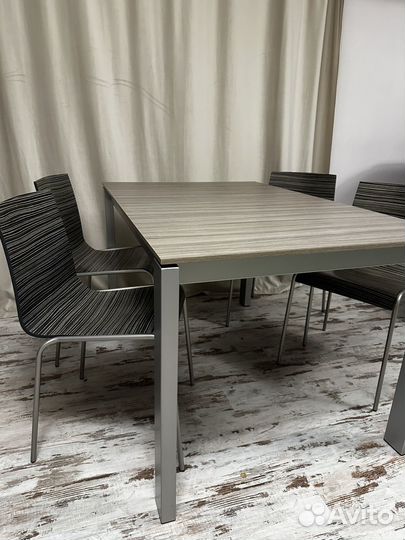 Стол и стулья Calligaris