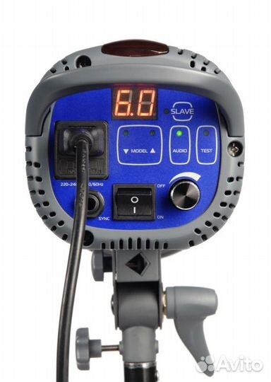 Вспышка Falcon Eyes TE-900BW v3.0 студийная