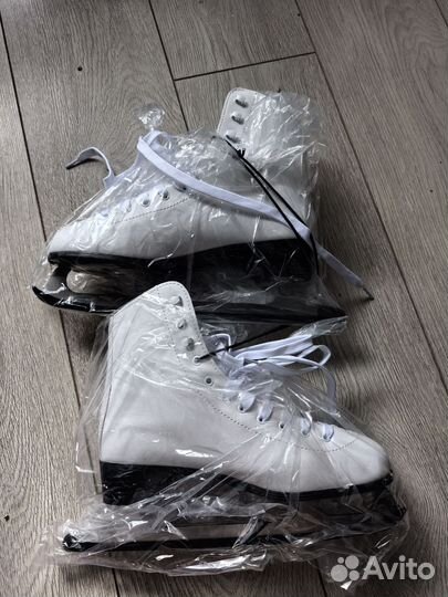 Коньки фигурные CHL