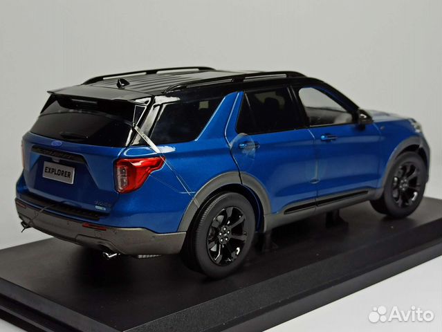 Ford Explorer Blue 1:18 Дилерский