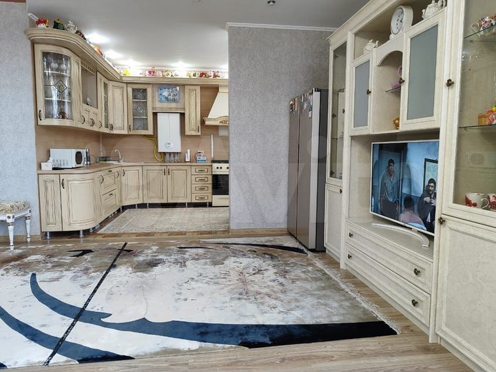 2-к. квартира, 85,5 м², 2/9 эт.