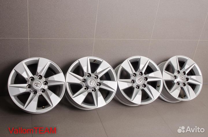 Лот M803951 Оригинальные 17-е диски toyota