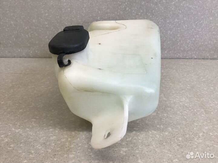 Бачок омывателя лобового стекла Renault Sandero 20