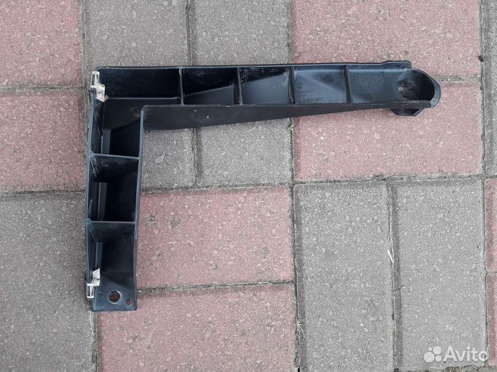 Кронштейн заднего бампера Volkswagen touareg gp