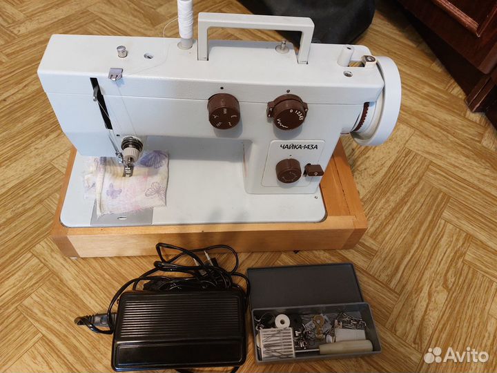 Продаю швейную машину Чайка 143А