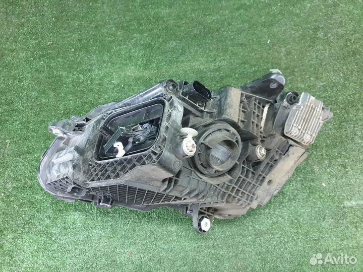 Фара правая Mercedes-Benz C-Class