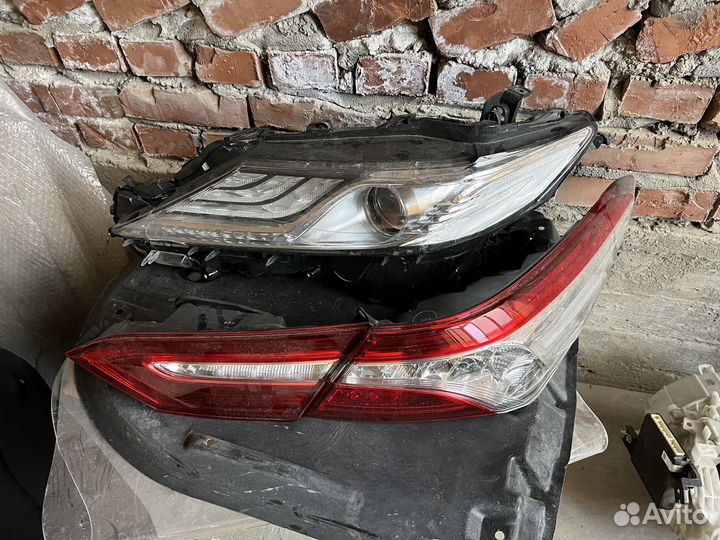 Фары на toyota camry 70