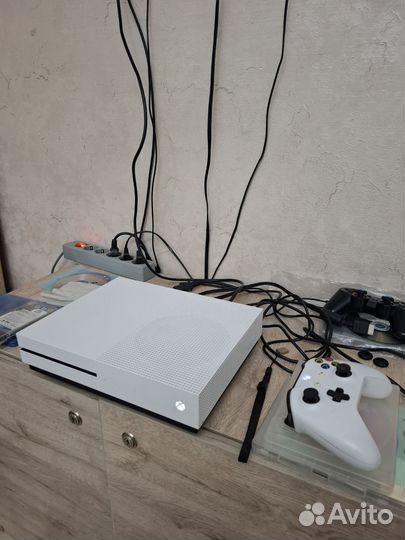 Xbox one s 500 gb с играми