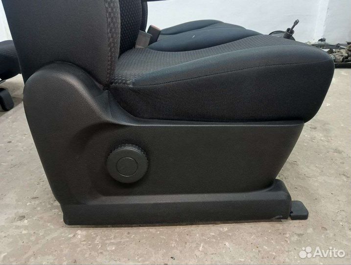 Комплект сидений Nissan Note E11