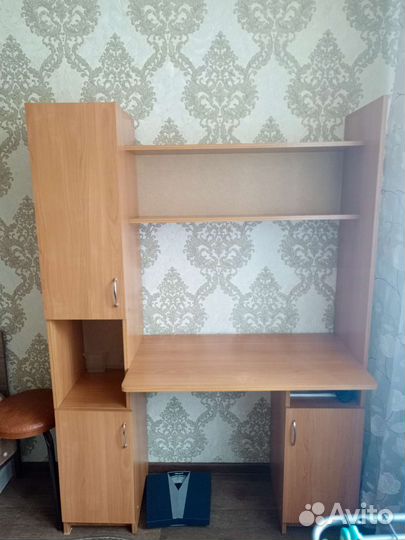 Письменный стол