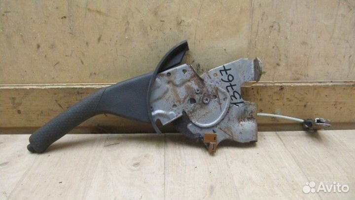 Рычаг стояночного тормоза Toyota Rav 4 2006-2013