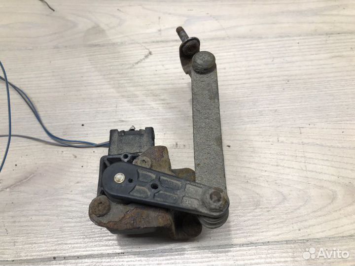 Датчик уровня кузова Mercedes E-Class W211