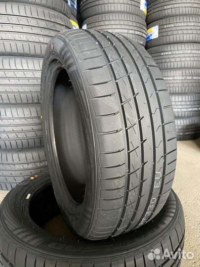 Habilead HF330 235/40 R19 100H