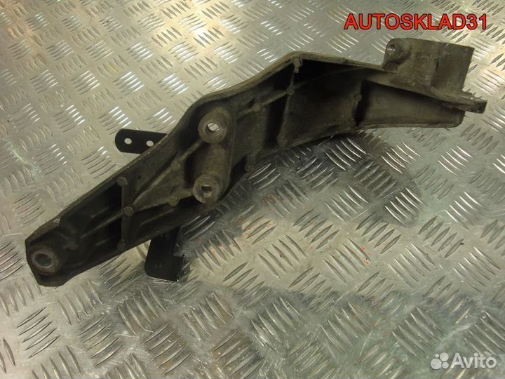 Кронштейн генератора Opel Vectra B 9223024