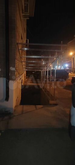 Машиноместо, > 30 м²