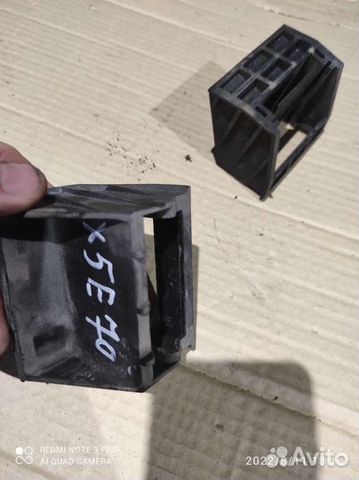 Кронштейн радиатора бмв Х5 Е70