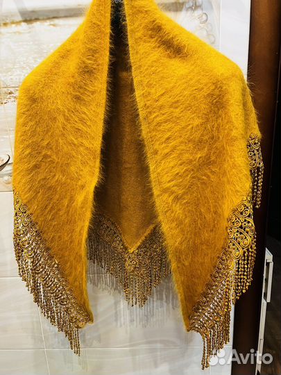 Косынка новая из ангоры