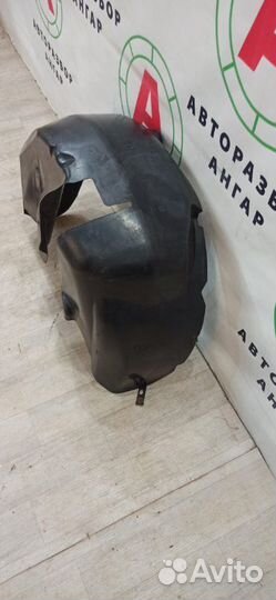 Подкрылок задний правый Nissan Note E11 (1.4)