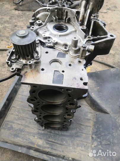 Блок двигателя Mitsubishi Carisma (DA) 1998