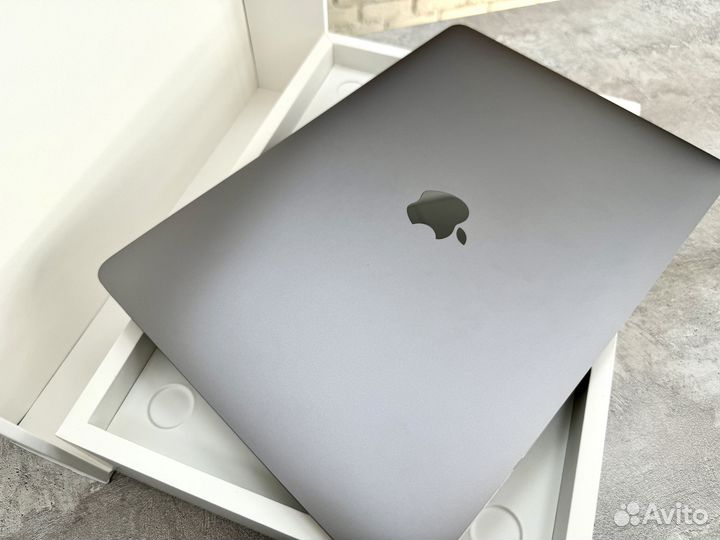 MacBook Pro 13 M2 512 Space Gray Новый