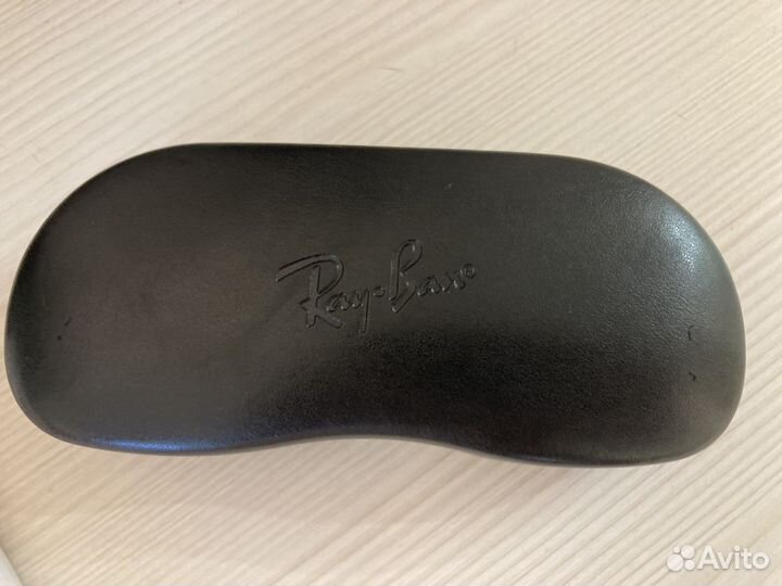 Очки Рай-Бан в отличном состояние.Оригинал