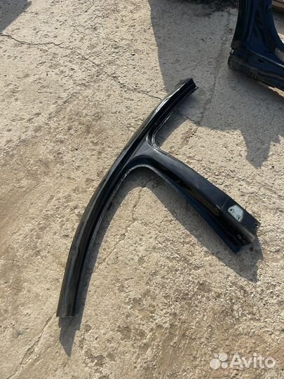 Банан стойка левая mercedes w213 E300