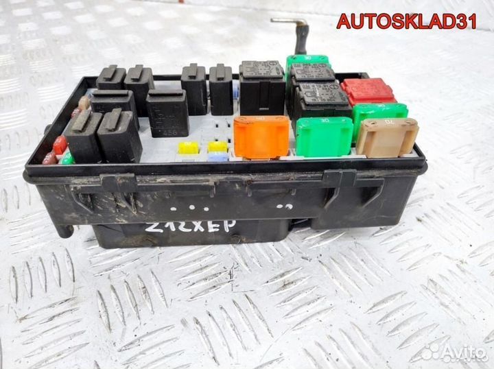 Блок предохранителей Opel Corsa D 13217392EF