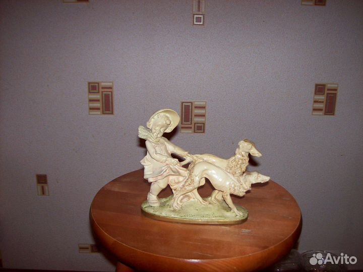 Фарфоровые и гипсовая статуэтки 60-е годы