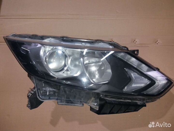 Фара Правая Nissan Qashqai 2