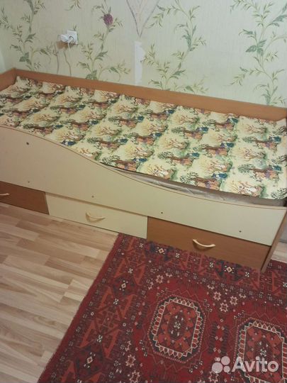 Кровать