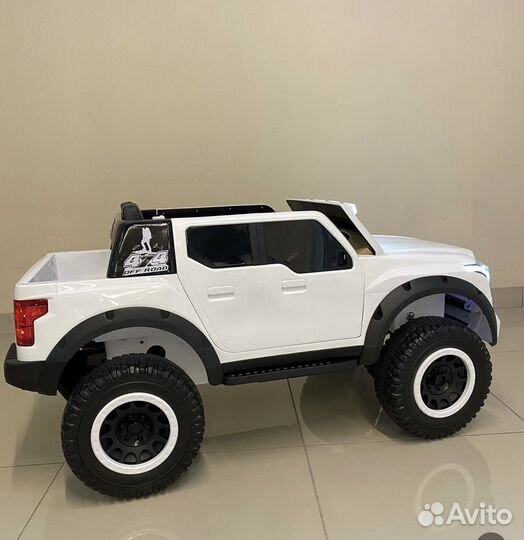 Детский электромобиль Toyota Tundra 4x4