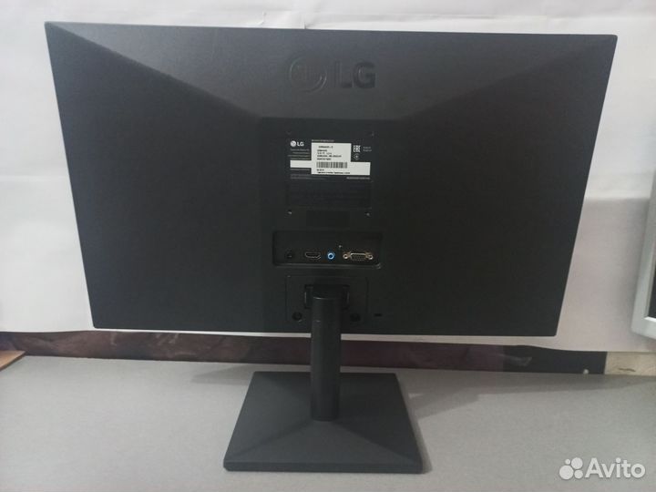 Монитор LG 22