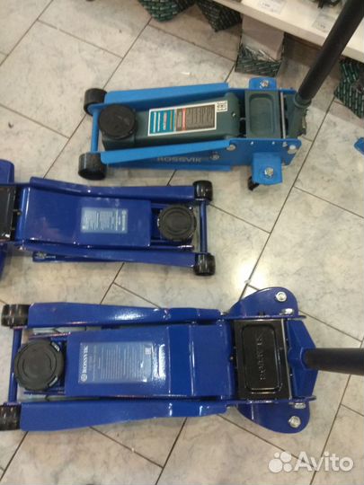 Домкрат подкатной 3т