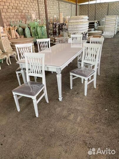 Столы и стулья