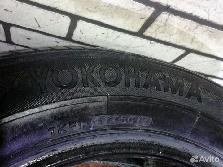 Yokohama BluEarth E70 215/60 R16 95V