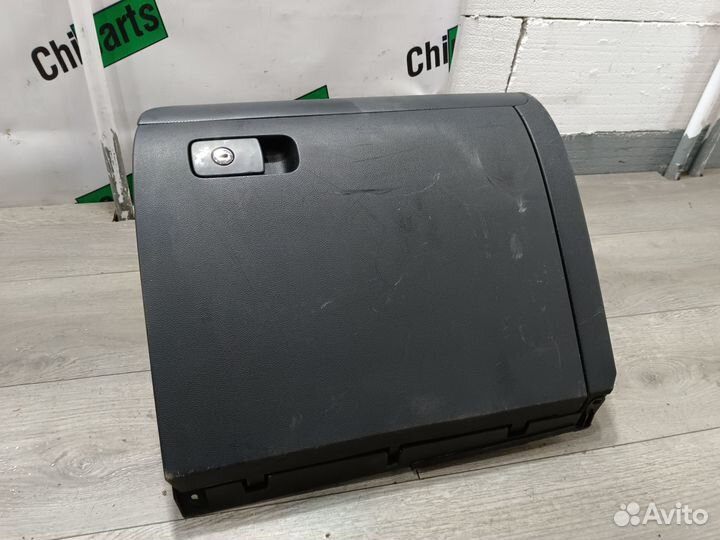 Бардачок в сборе для Volkswagen Jetta 6