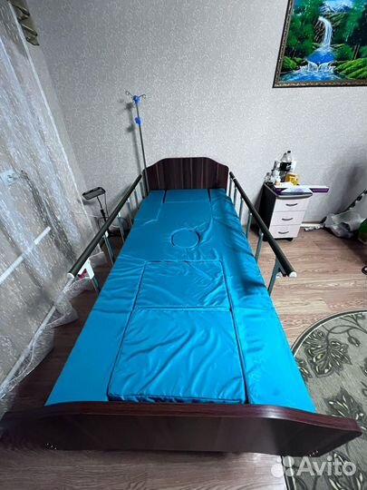 Медицинская кровать для лежачих больных