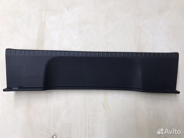 Обшивка задней панели багажника Passat B8